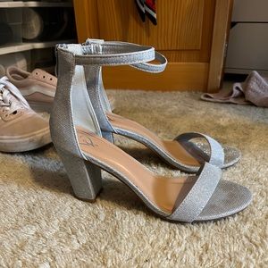 Windsor shimmer silver heels